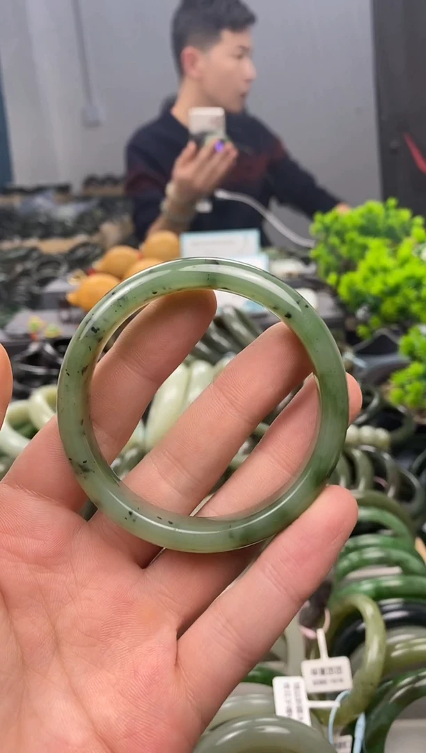 未镶嵌手镯和田玉55