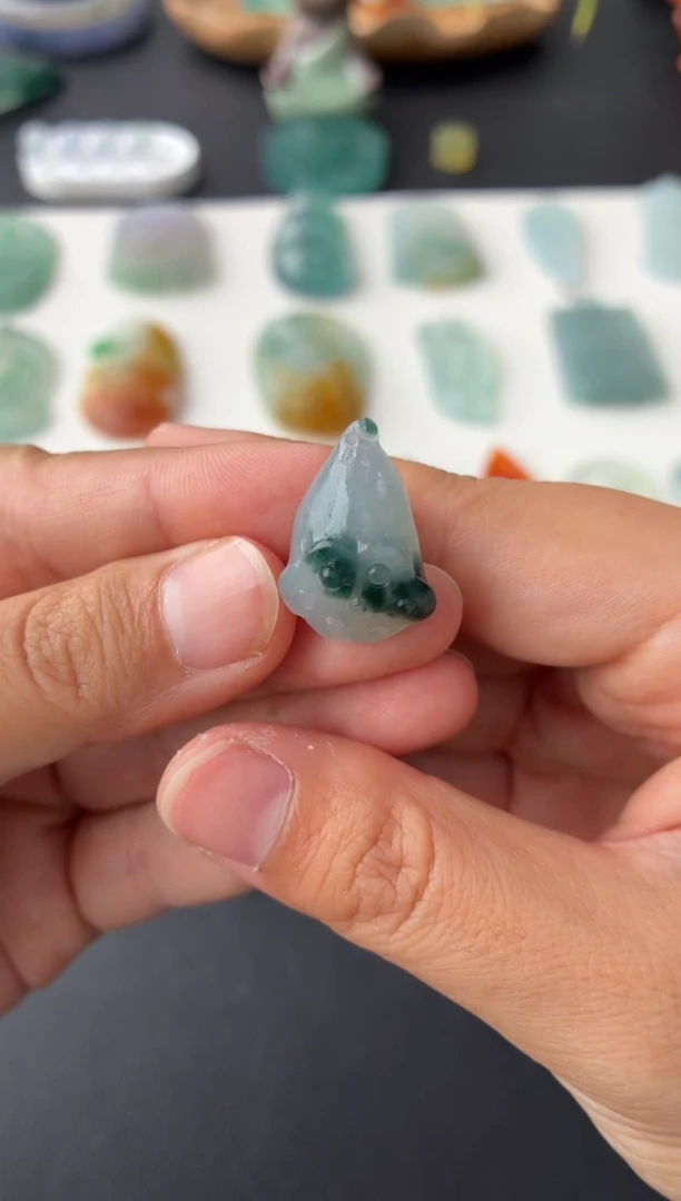 未镶嵌定制翡翠翡翠