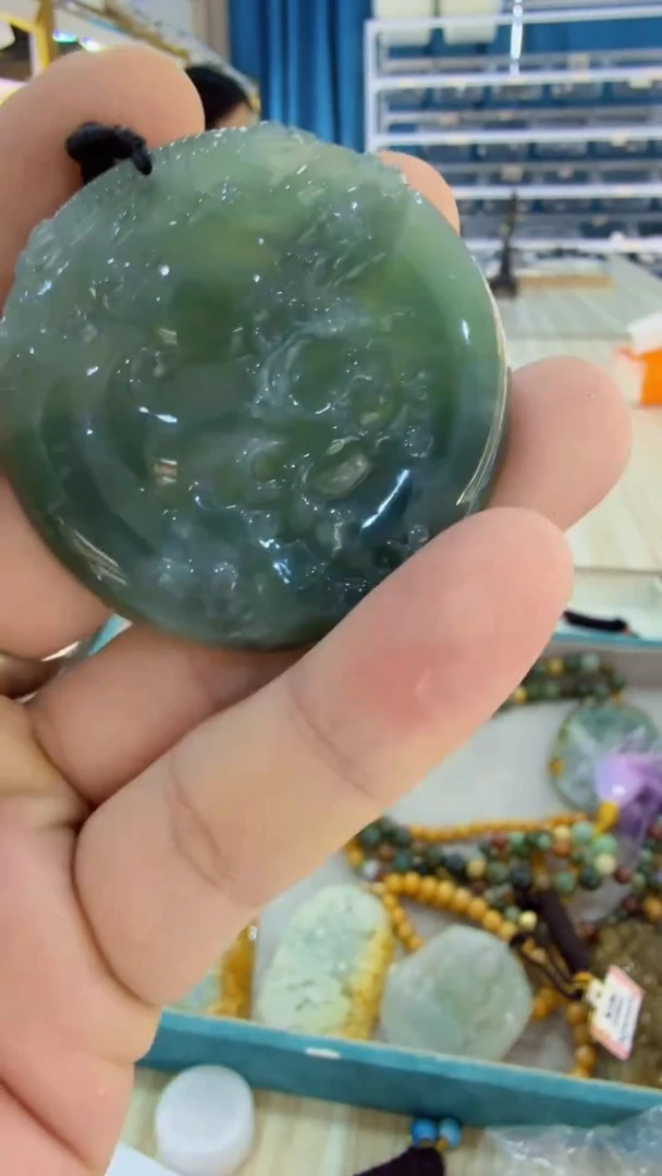 翡翠未镶嵌吊坠(不含链)25