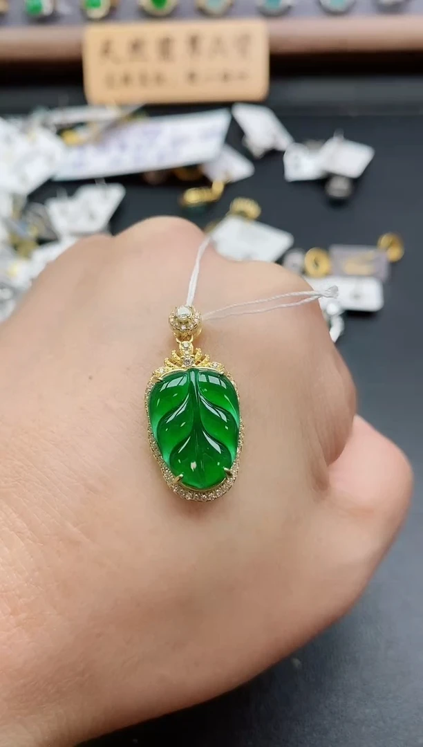 吊坠(赠链)银S925镶嵌翡翠1