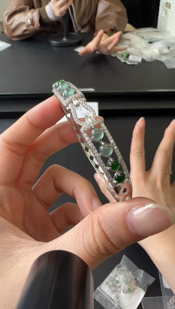 【闪购商品】翡翠手镯银S925镶嵌没有鉴赏期