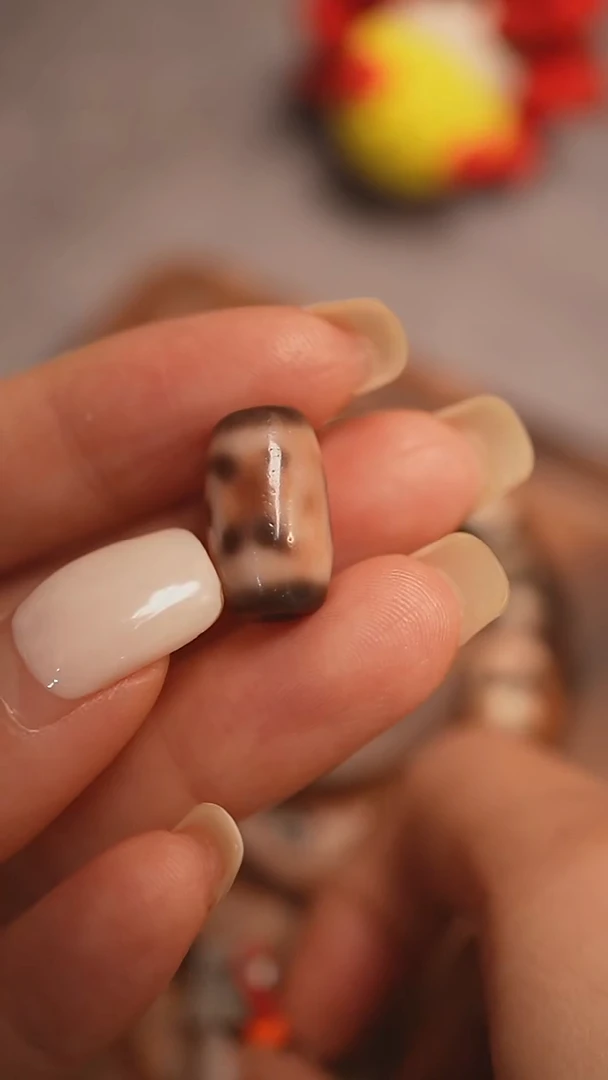 未镶嵌颈饰玛瑙/玉髓夏***辰蚀花玛瑙珠定制编绳