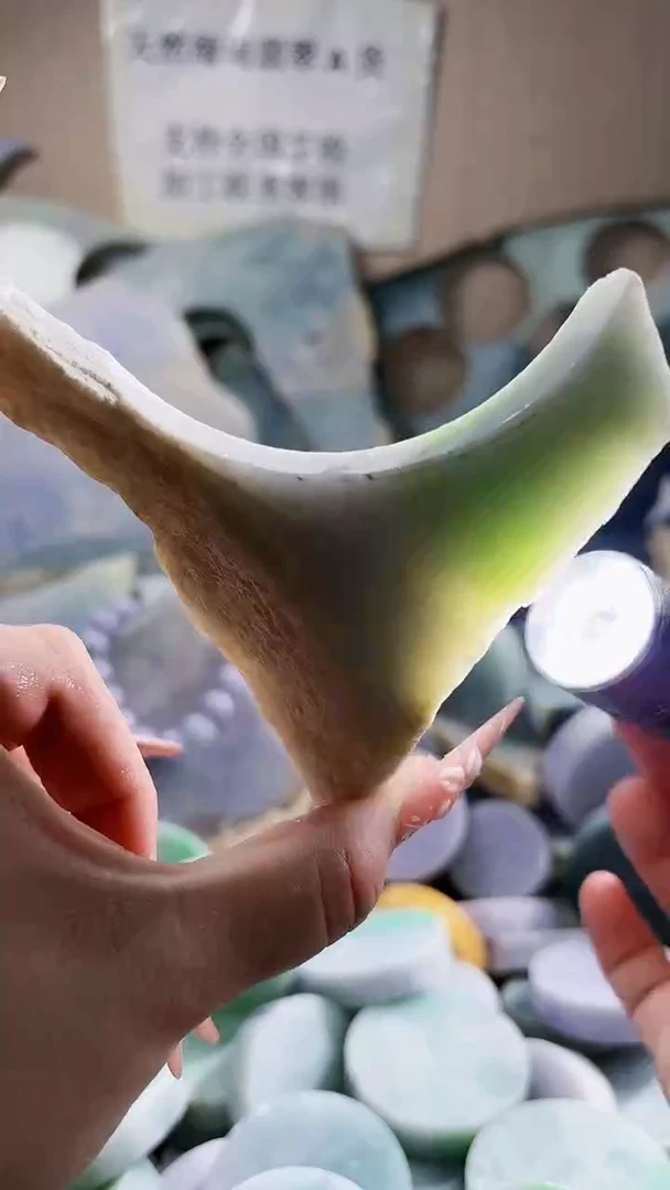 翡翠未镶嵌颈饰翡翠A货 江谭479