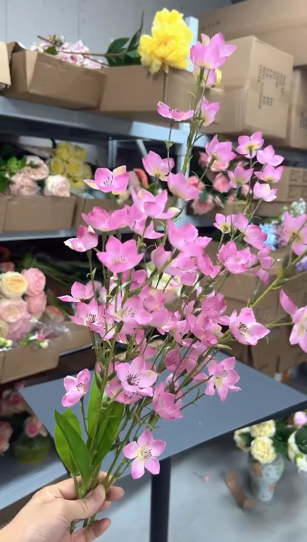 3枝粉色风铃花组