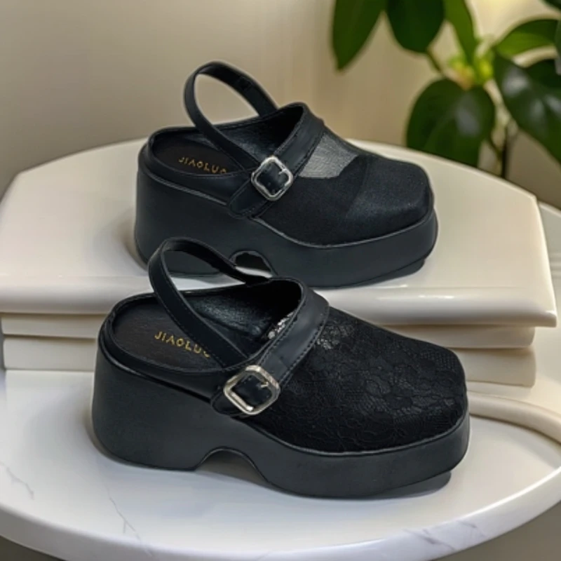 新款女鞋子  一个黑色  一个 黑花