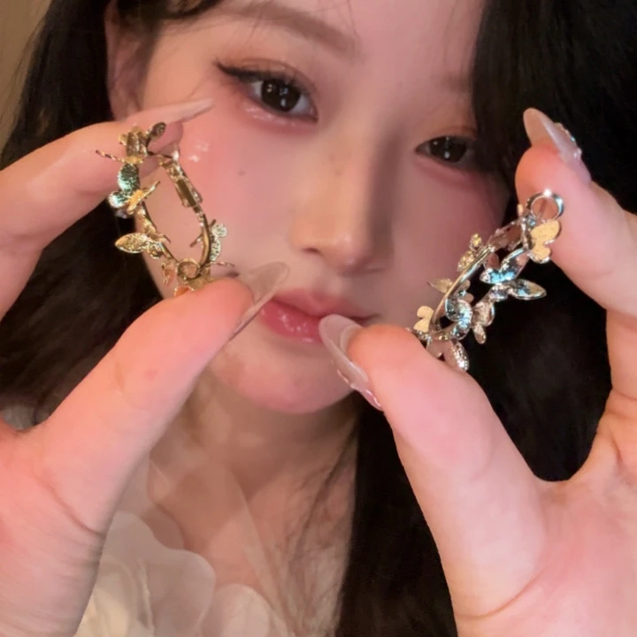 铜合金耳饰 液态金属风立体蝴蝶耳钉时尚精致耳环高级设计感耳饰