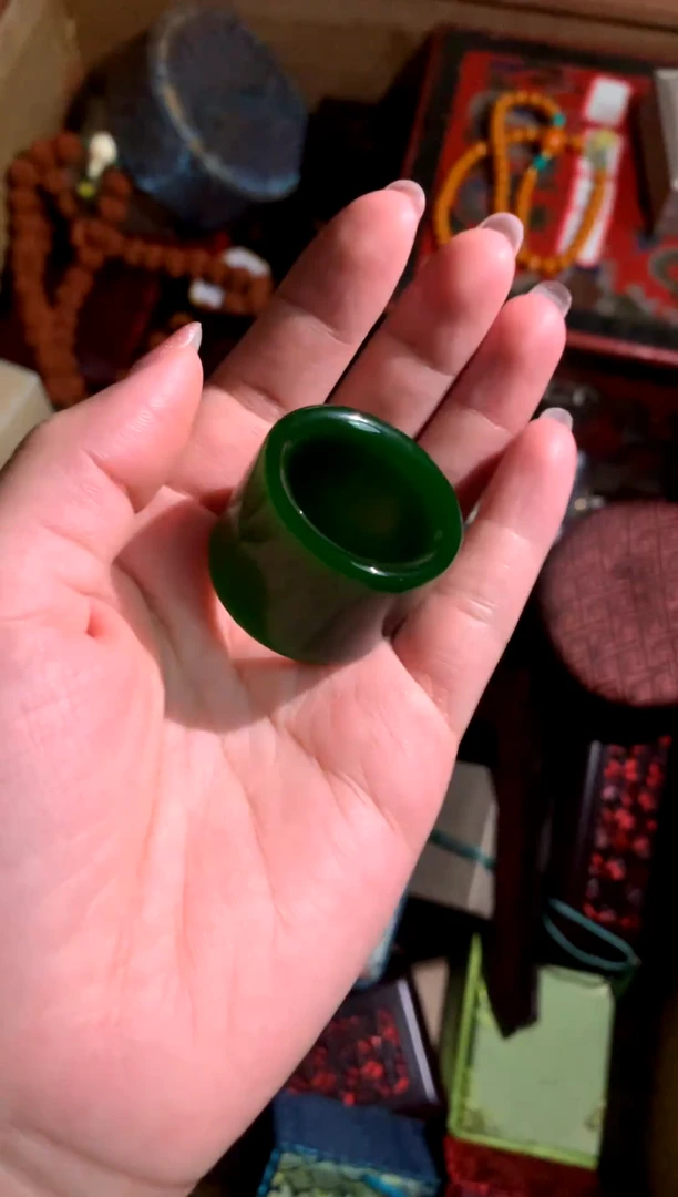 未镶嵌戒指和田玉（碧玉）润玉潭精品专属摆件