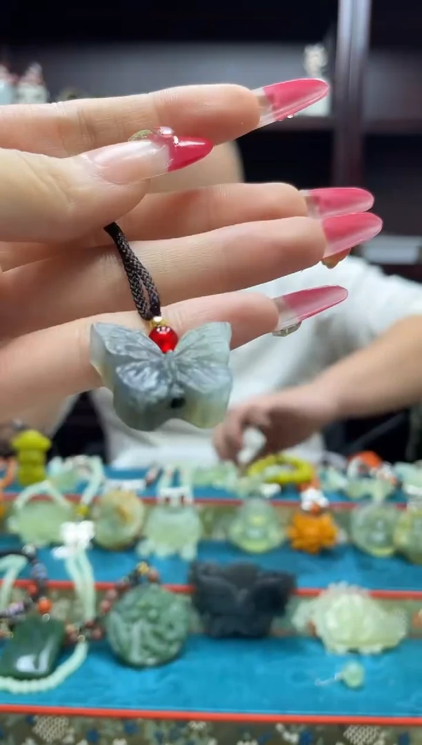 未镶嵌岫玉吊坠·