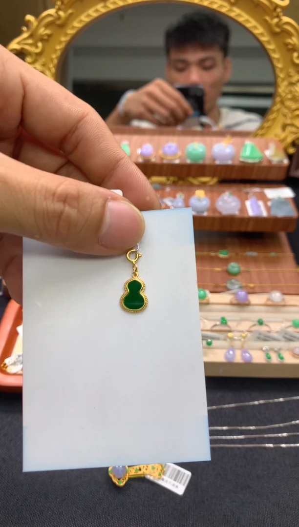 吊坠(不含链)18K金镶嵌翡翠葫芦提溜