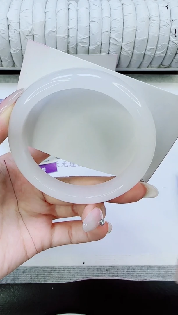 未镶嵌手镯石英质玉170/61.8