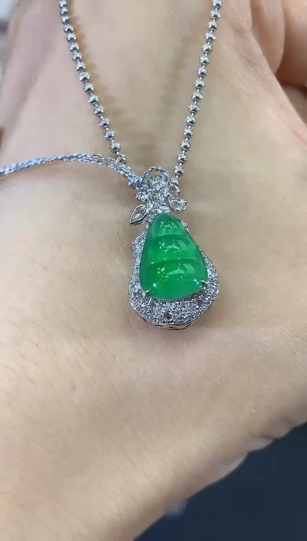 吊坠(不含链)18K金镶嵌翡翠B130