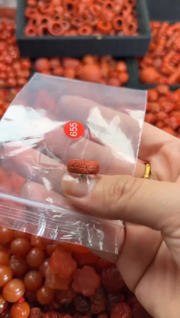 【闪购商品】南红玛瑙未镶嵌颈饰1