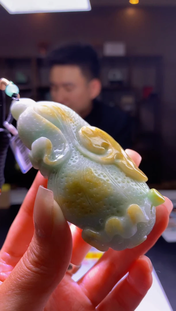 翡翠未镶嵌颈饰净货