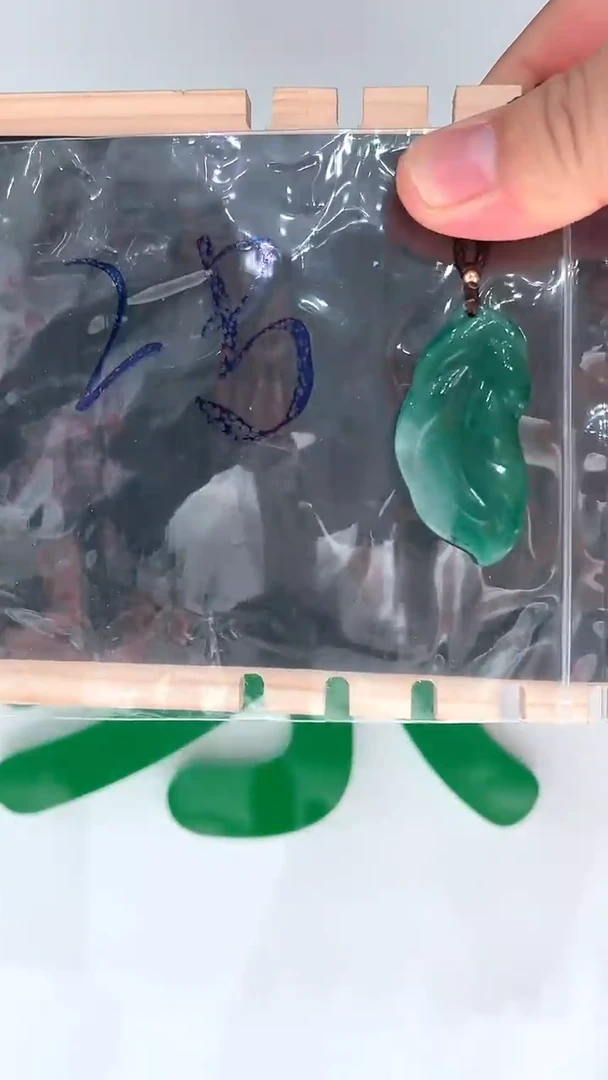 石英质玉（非洲翠）手链合金“***候2号