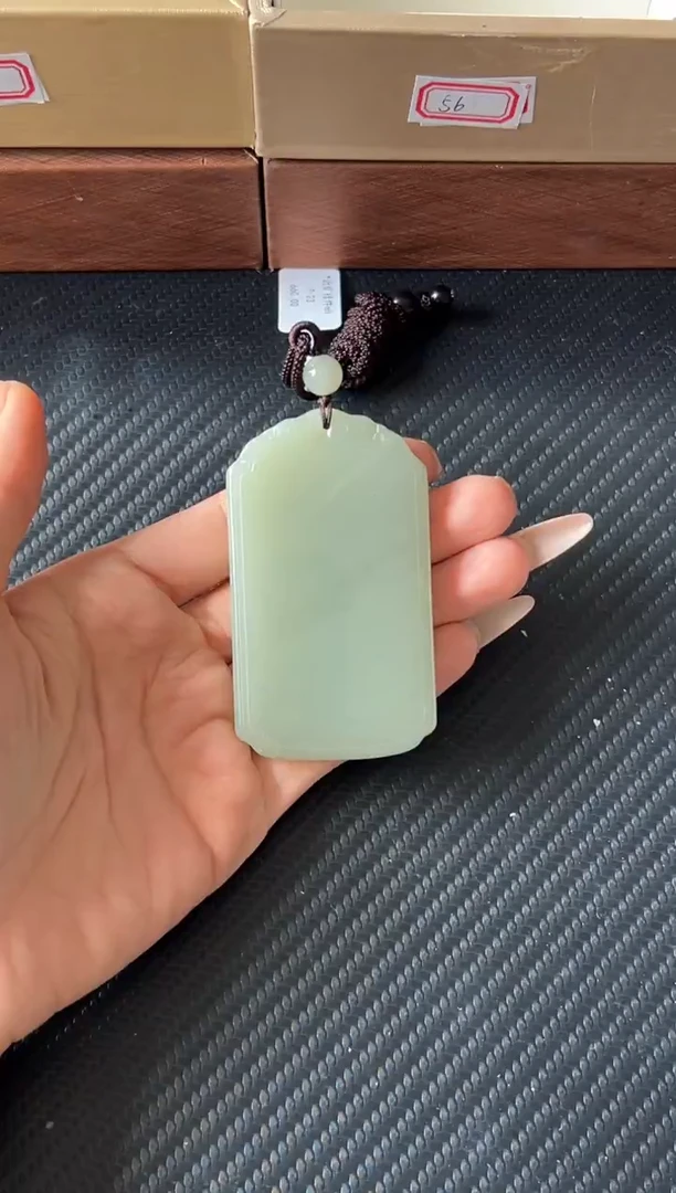 吊坠(赠链)未镶嵌和田玉且末近矿微色差吊坠JH