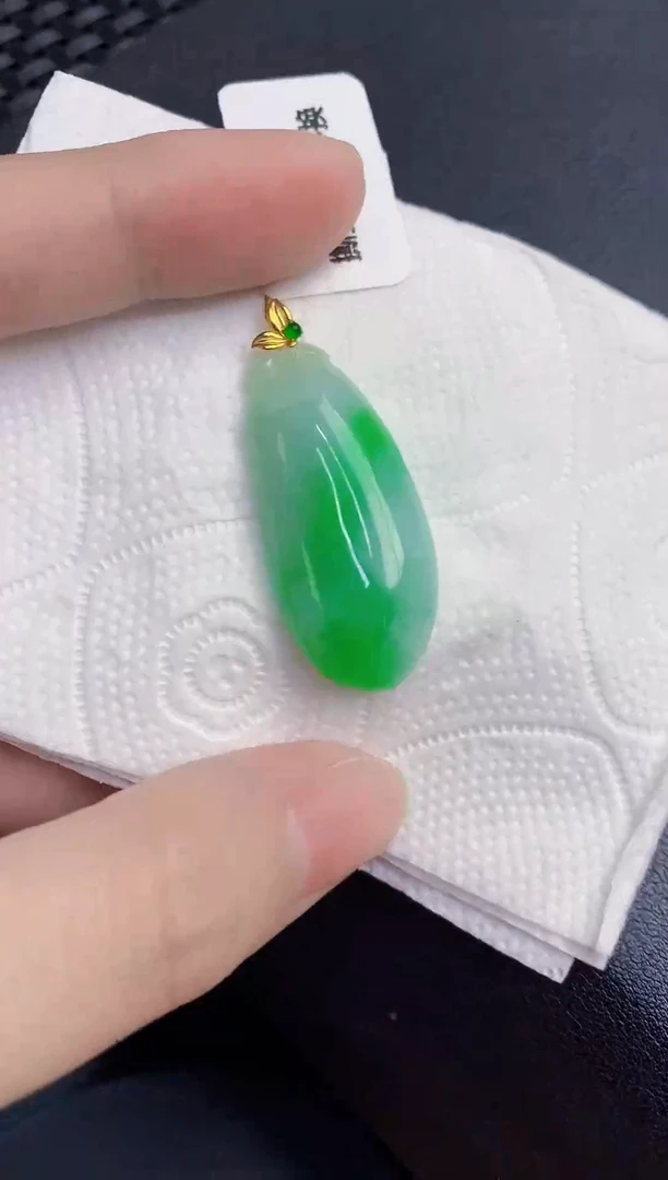 颈饰18K金镶嵌翡翠天然翡翠缅甸A货