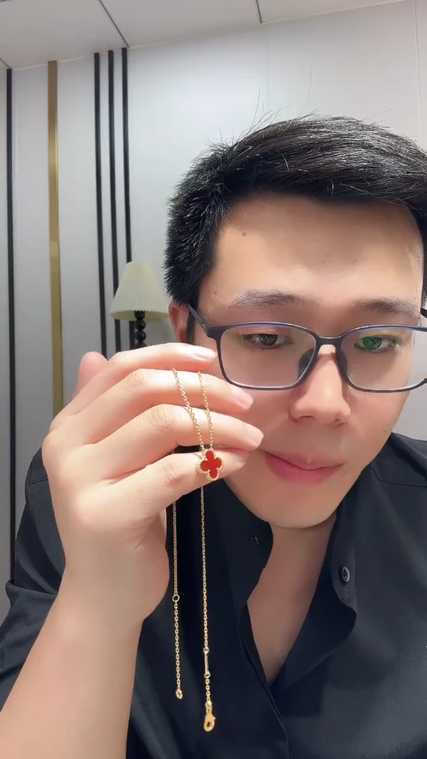 18K金镶嵌项链玛瑙/玉髓H*红色单花项链GHJ