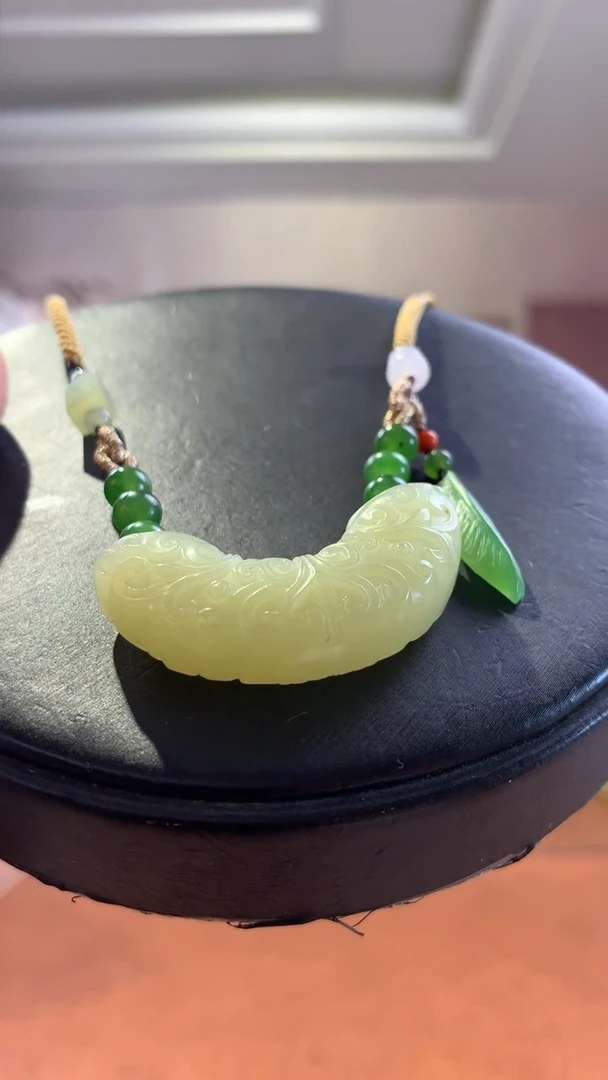 未镶嵌和田玉挂件黄口锁骨链