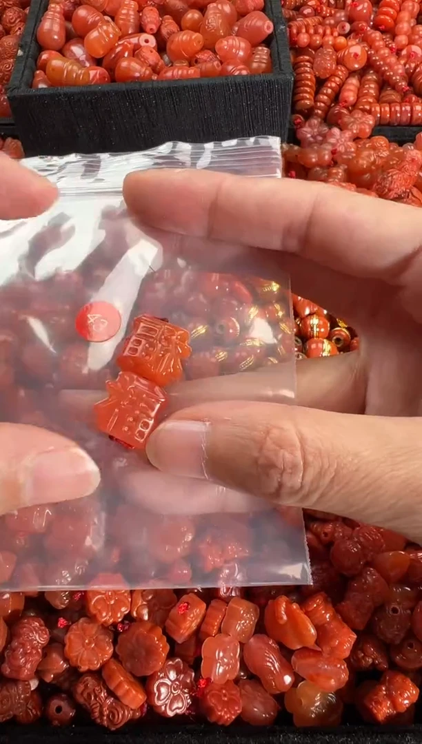 【闪购商品】南红玛瑙颈饰未镶嵌3