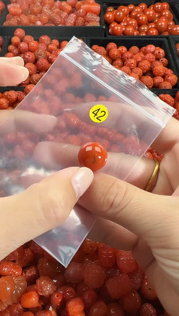 颈饰未镶嵌南红玛瑙1