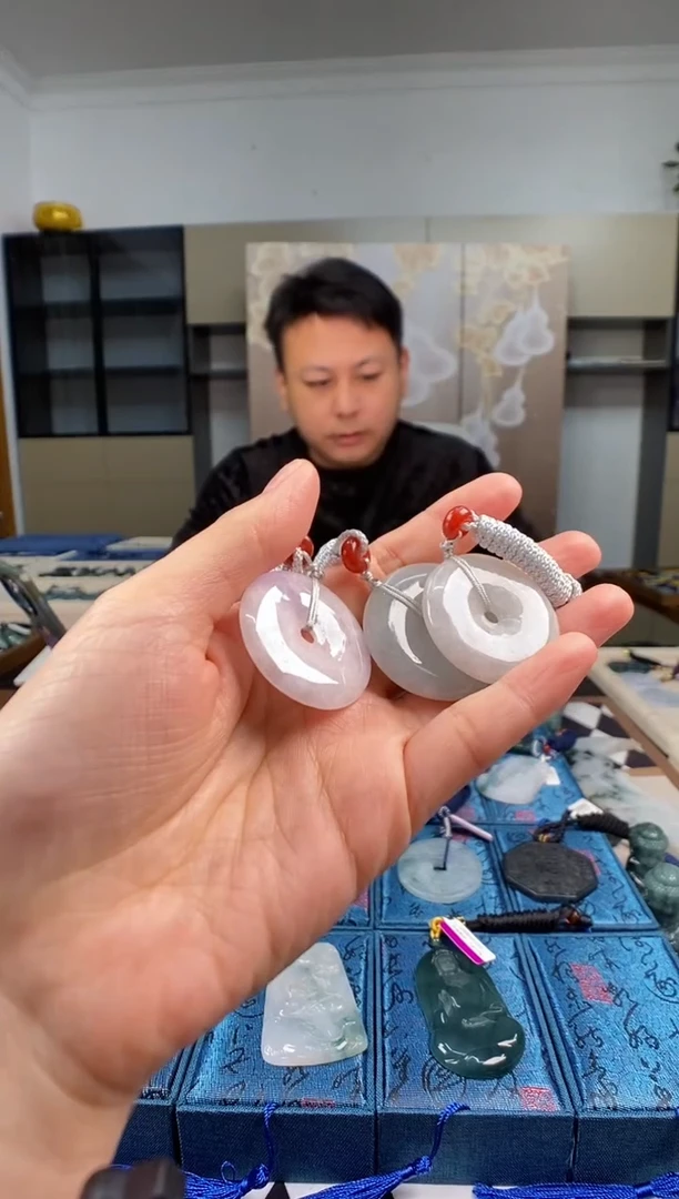 颈饰未镶嵌翡翠多样性发其一