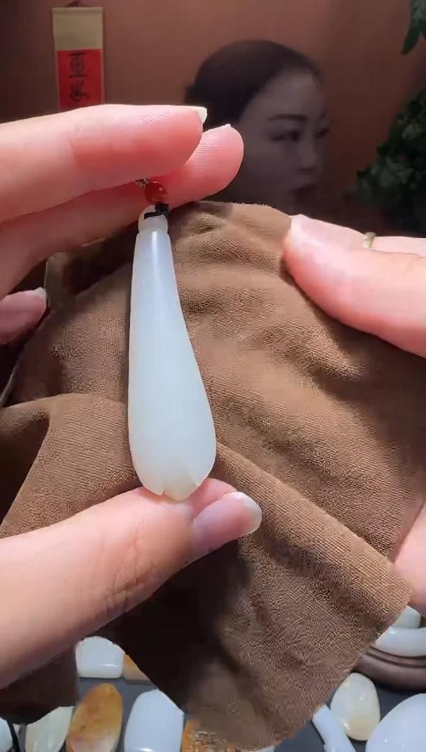 未镶嵌和田玉挂件玉兰花