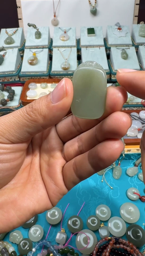 【闪购商品】和田玉颈饰未镶嵌无事牌