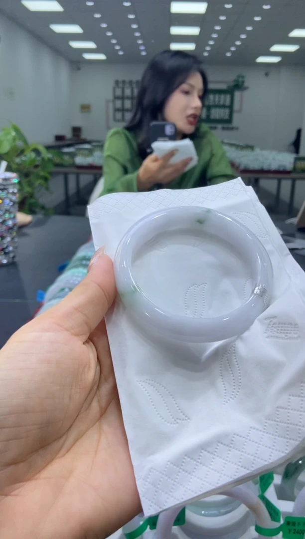 未镶嵌手镯翡翠佳****陈0001971