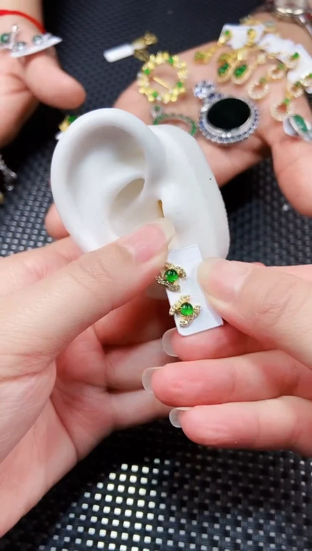 【闪购商品】翡翠耳饰未镶嵌11111111