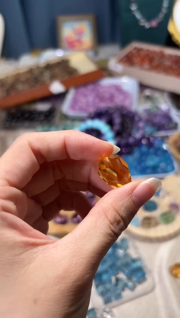 水晶手串未镶嵌静*?J44暴力黄随型单颗拍3