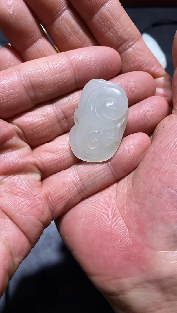 颈饰未镶嵌和田玉如意