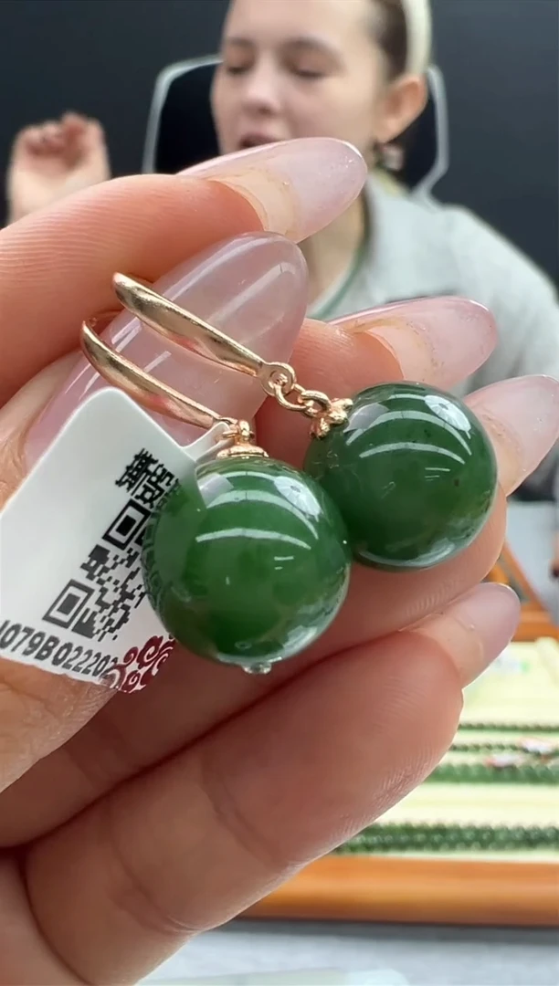 【闪购商品】和田玉（碧玉）耳饰未镶嵌673秒拍号