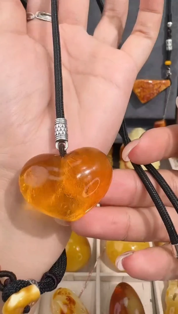 裸石琥珀未镶嵌°琥珀