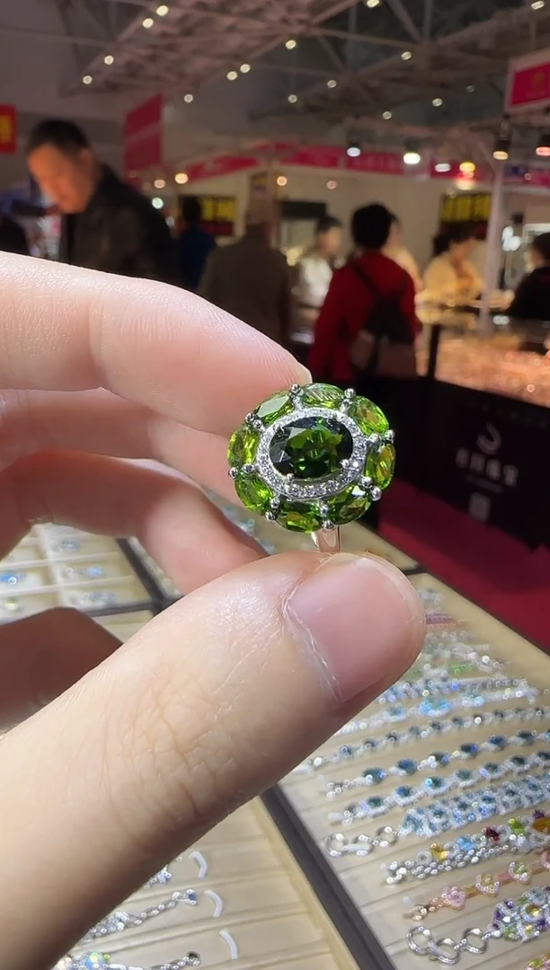 银S925镶嵌透辉石精致9*7mm