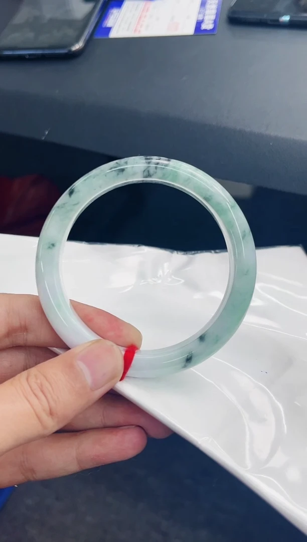 【闪购商品】翡翠手镯未镶嵌天然翡翠A货手镯