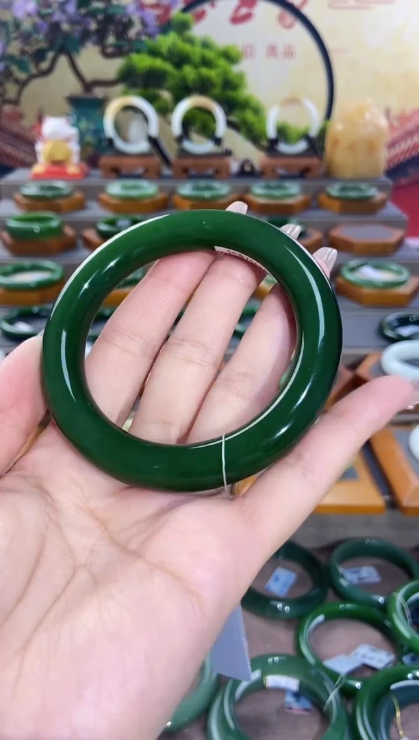 【闪购商品】和田玉手镯未镶嵌俄罗斯老坑碧玉手镯