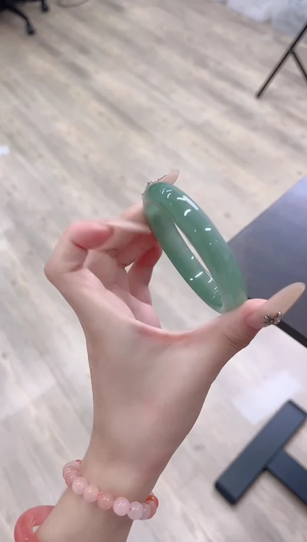 未镶嵌手镯石英质玉148-58D