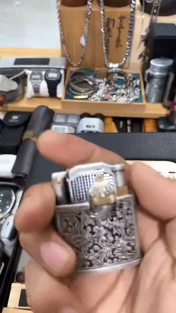 瓷片闪购商品  如图所示