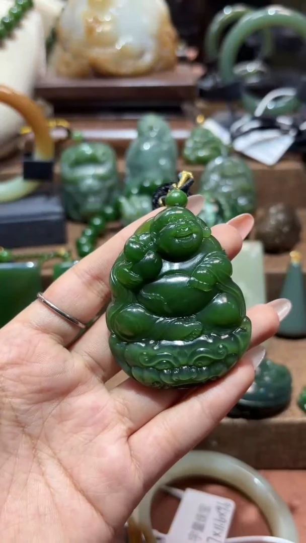 颈饰未镶嵌和田玉（碧玉）H****宝1
