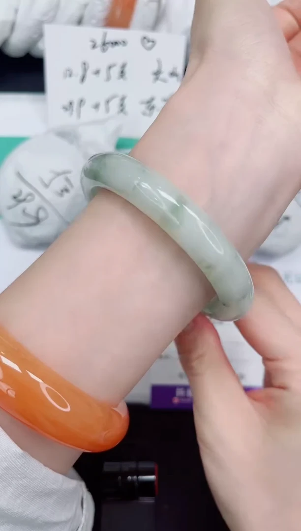 石英岩玉手镯未镶嵌159/52