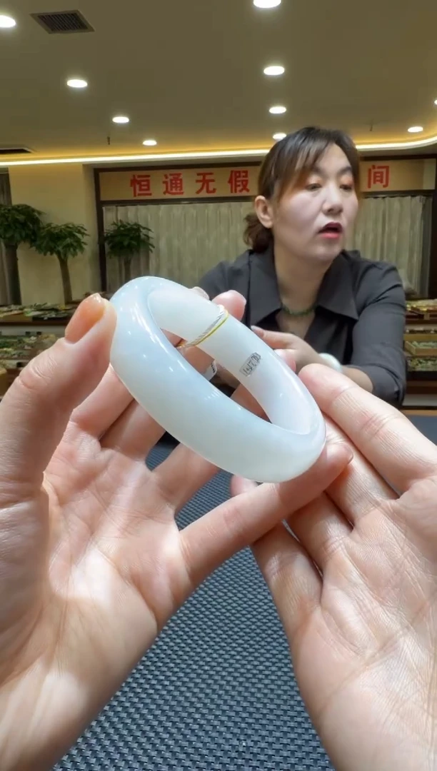 颈饰未镶嵌和田玉手镯58