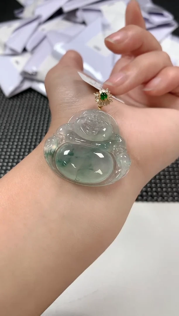 翡翠18K金镶嵌颈饰72