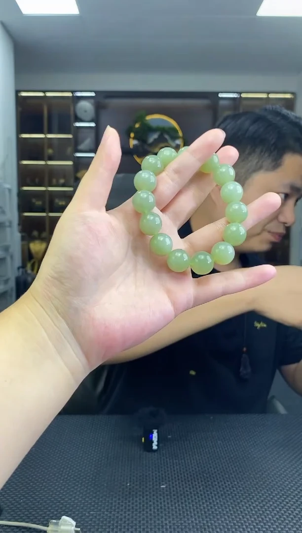 颈饰未镶嵌和田玉圆珠卡12手串