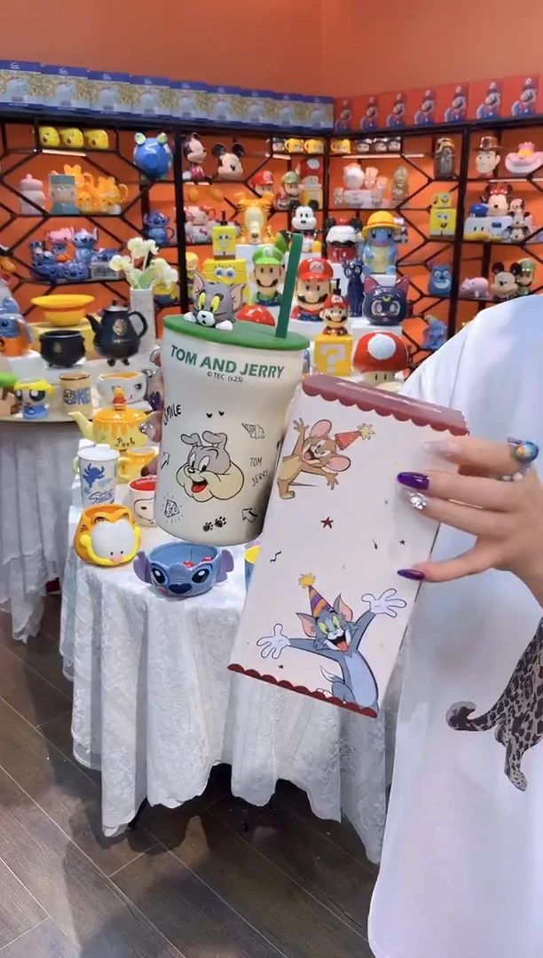 瓷片@@猫和老鼠绿色带盖陶瓷吸管杯