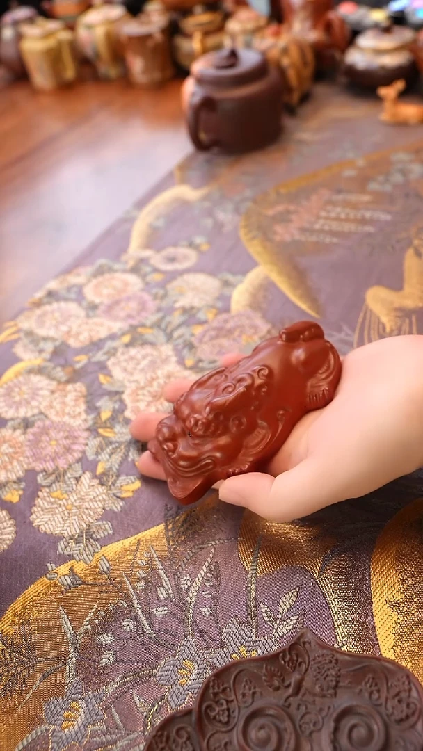 茶壶紫砂朱泥貔貅摆件