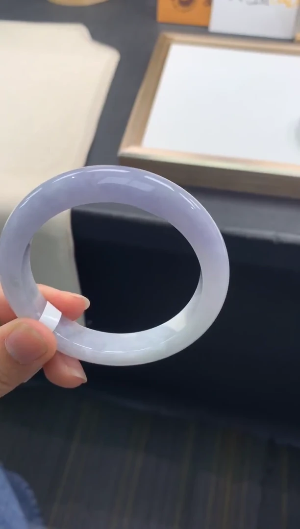 未镶嵌手镯翡翠退货需手镯吊牌标签完好