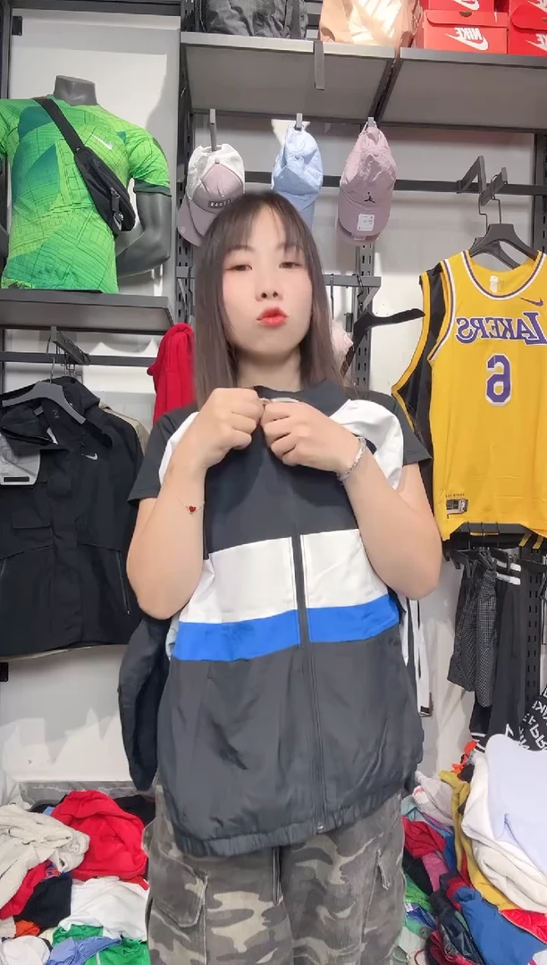 1583  编码 瑕疵款直播间过款为准 尺码