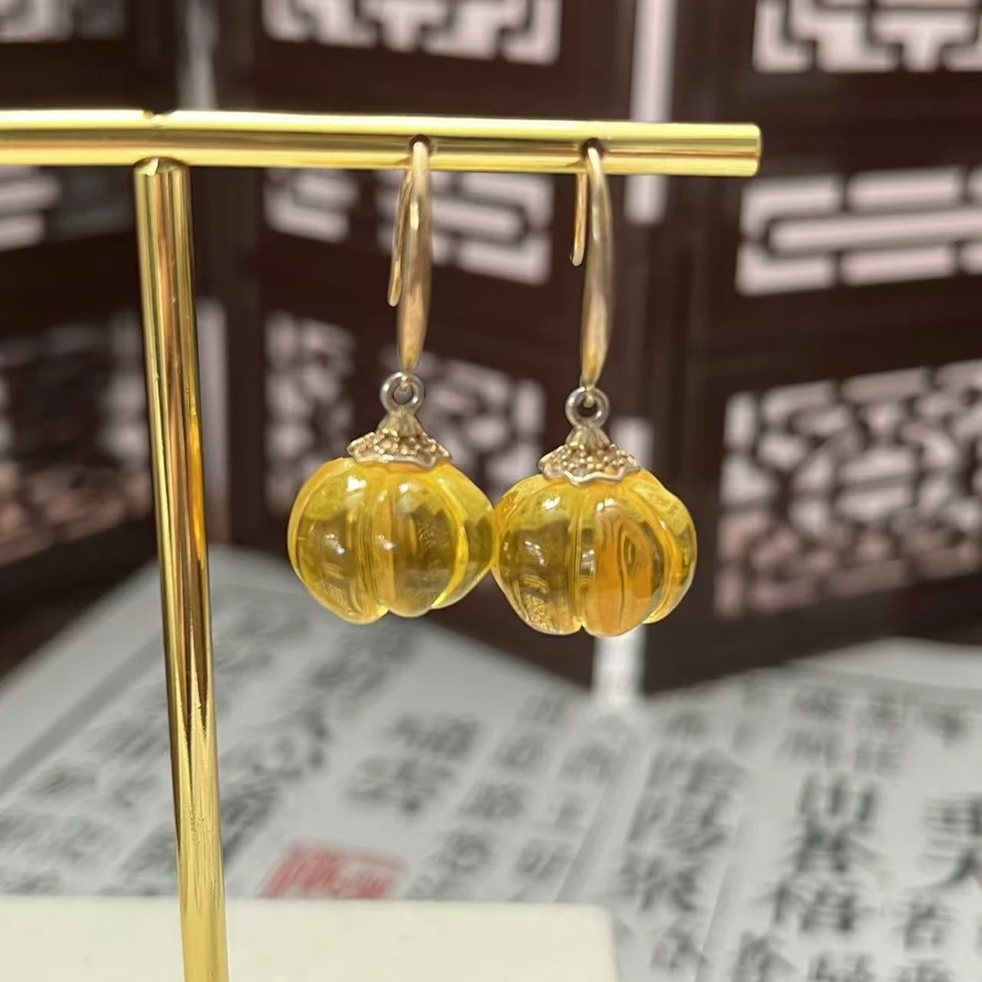 天然琥珀S925银镶嵌南瓜耳钩