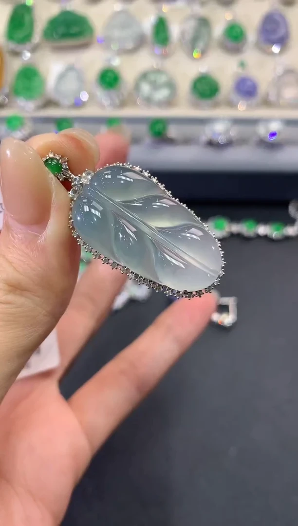 【闪购商品】翡翠吊坠(不含链)18K金镶嵌a132