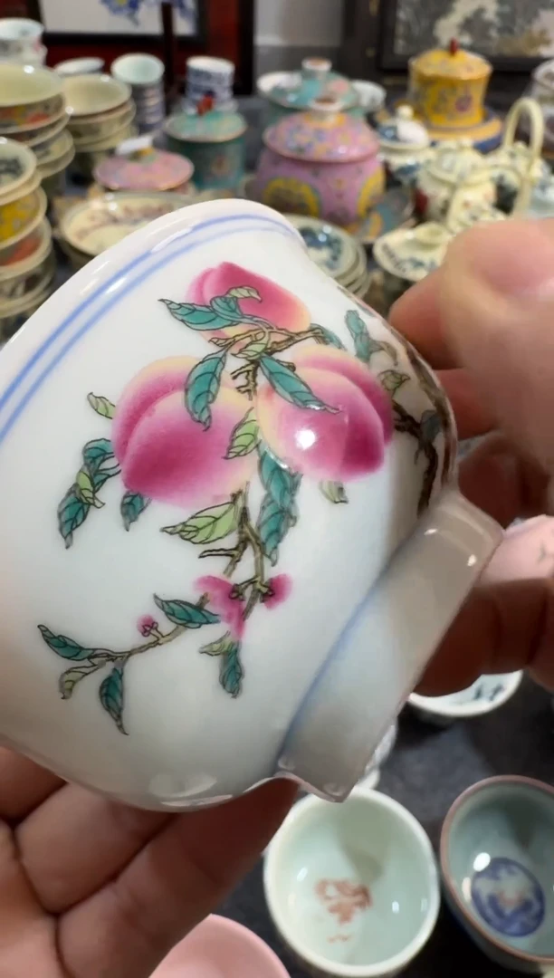 摆件陶粉彩寿桃主人杯